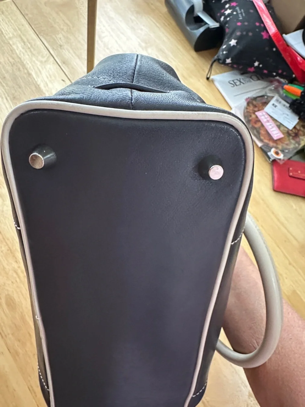 Coach 1991 Black and White Tote Bag - Elegant Everyday Handbag - Picture 6 of 10